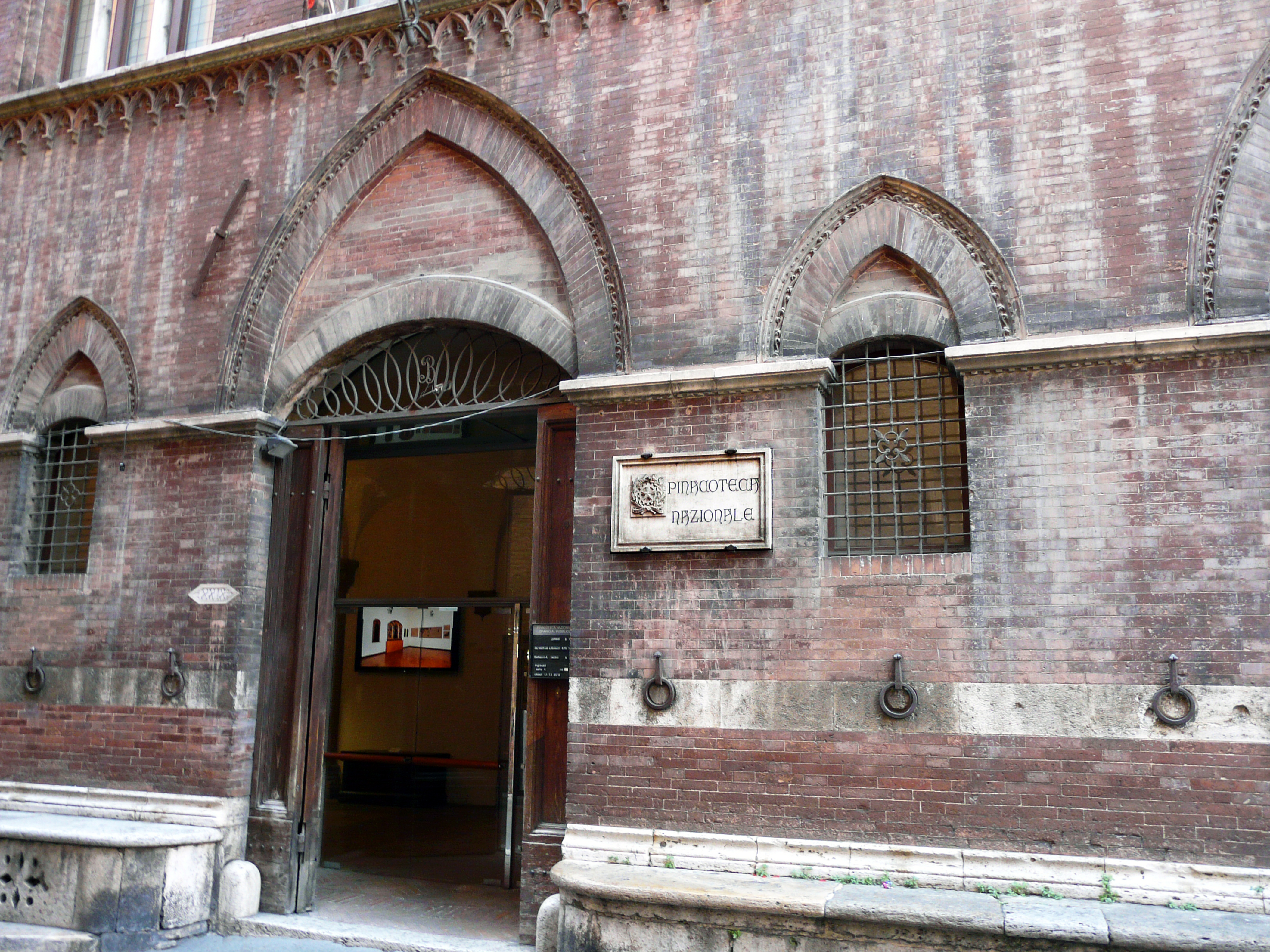 Пинакотека (The Pinacoteca Nazionale) P1270832 0